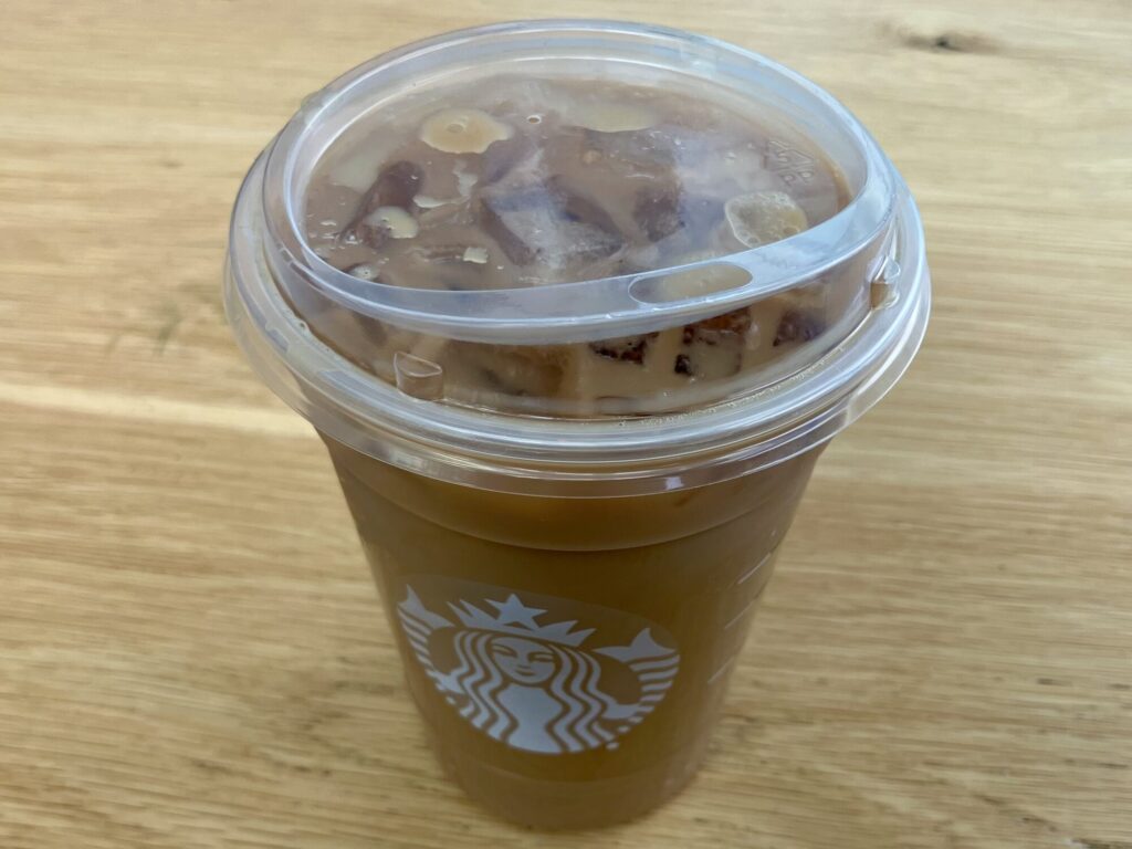 カナダ　スターバックス　値段